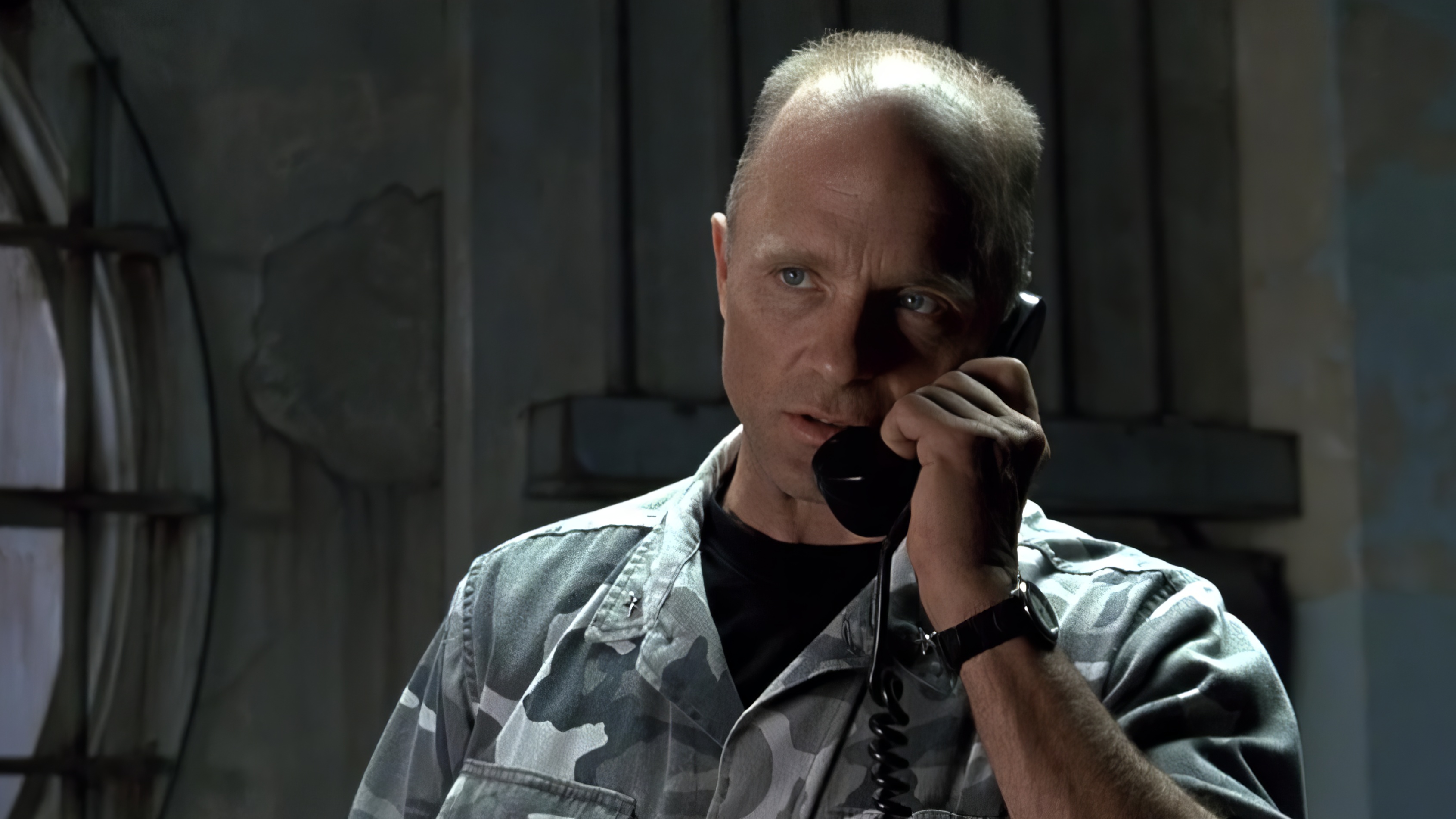 Ed Harris wearing Victorinox in The Rock