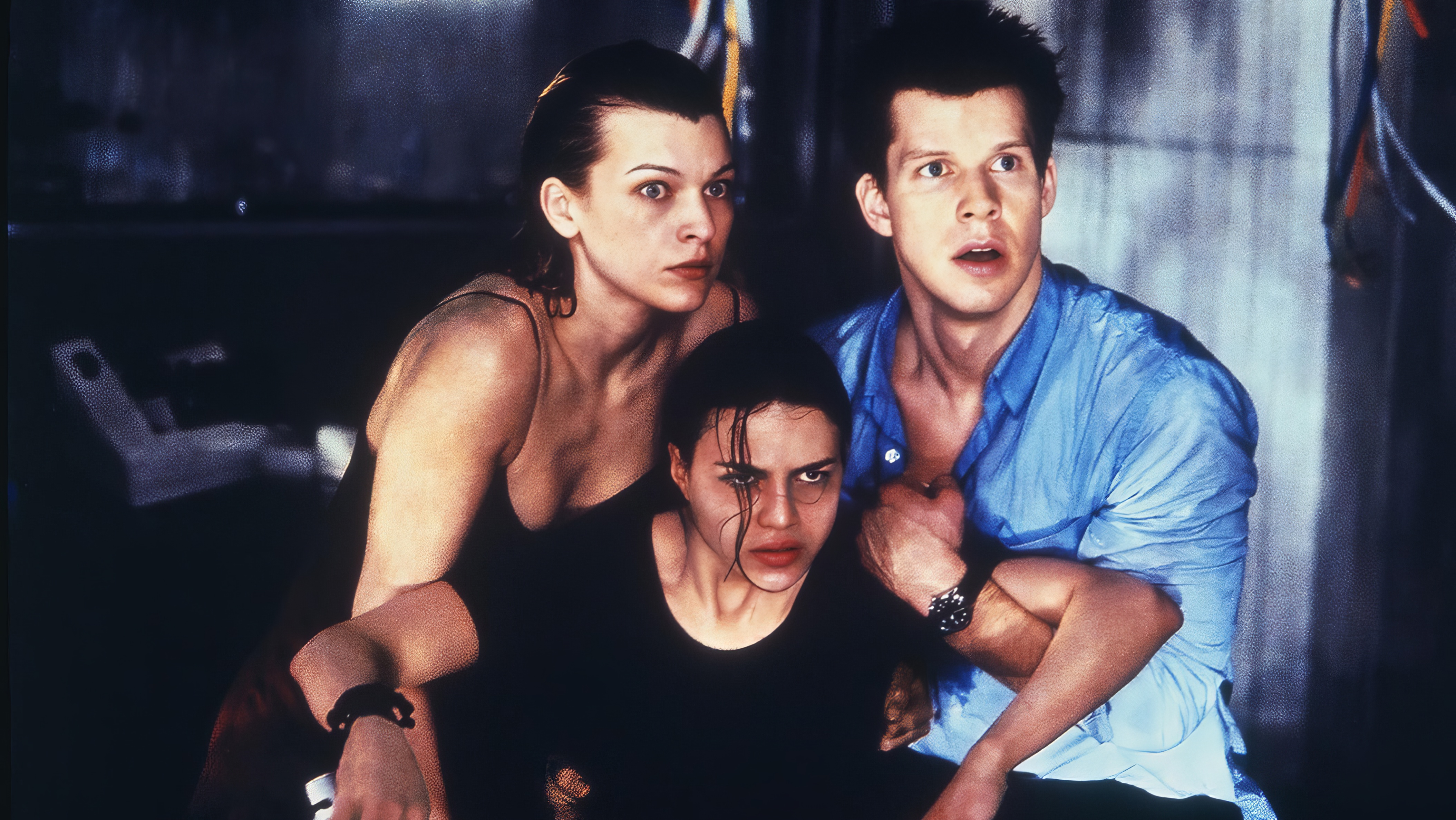 Eric Mabius wearing Unidentified watch in Resident Evil