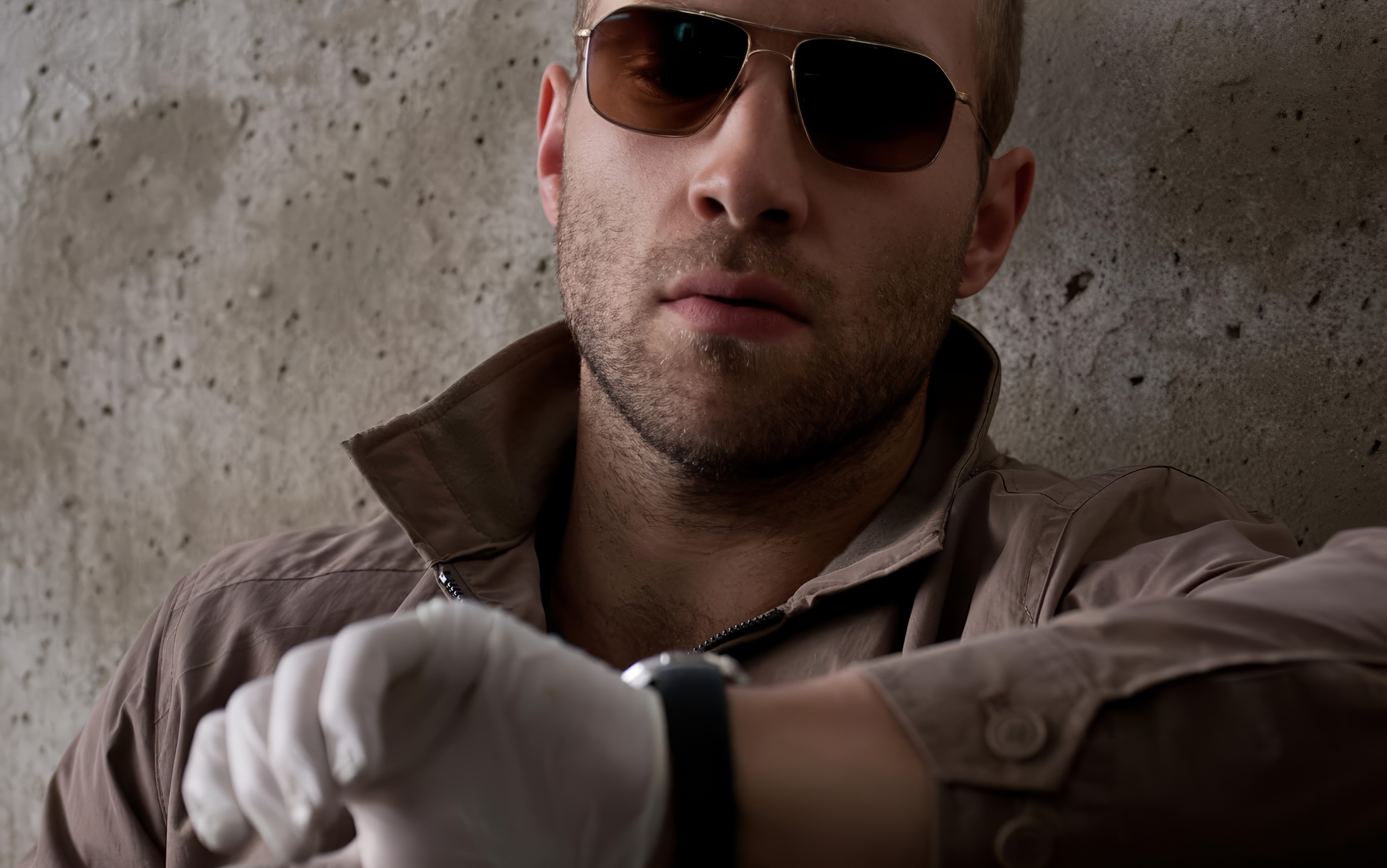 Jai Courtney wearing TAG Heuer Aquaracer in Jack Reacher