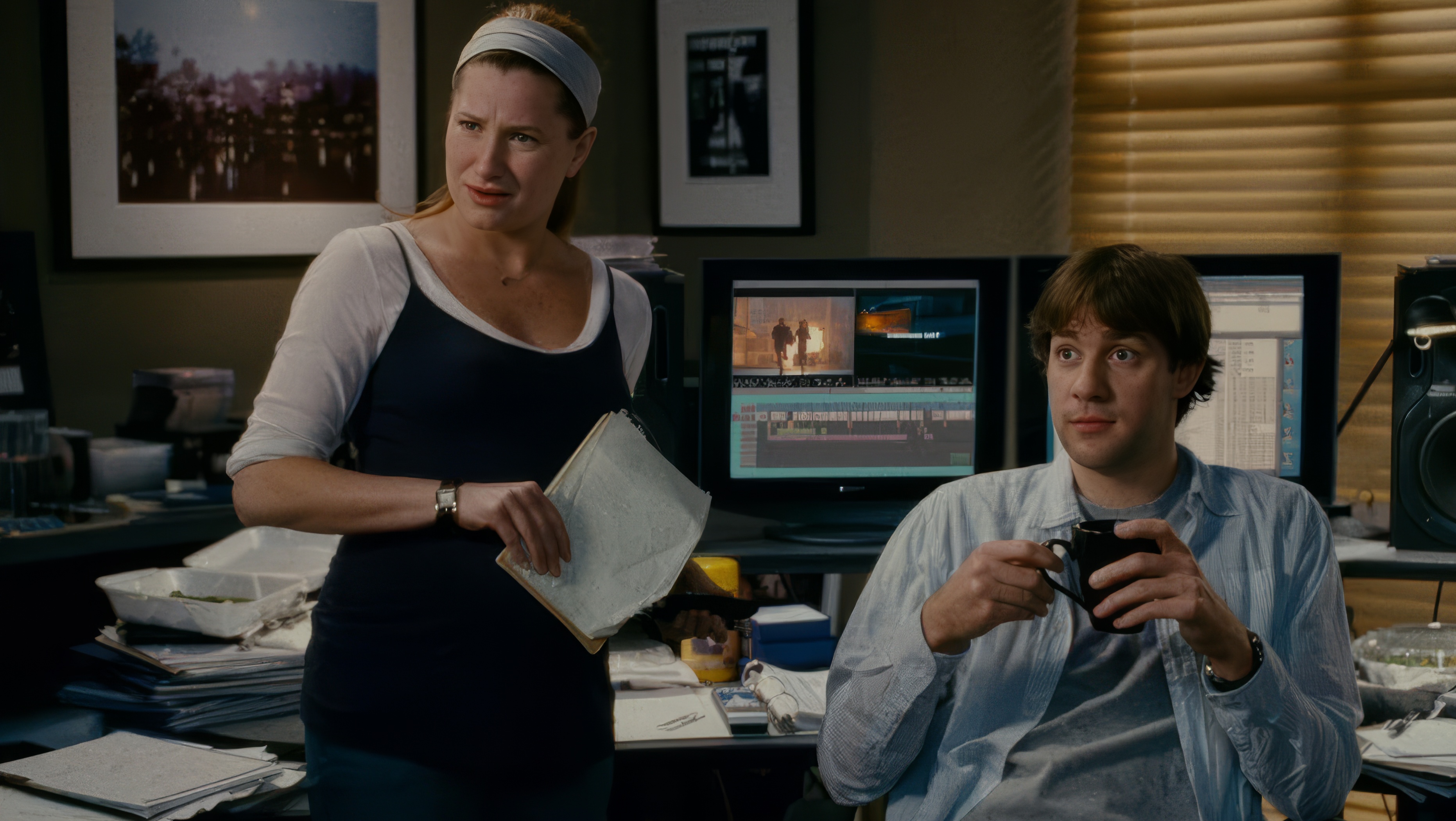 Kathryn Hahn wearing Unidentified Watch in The Holiday