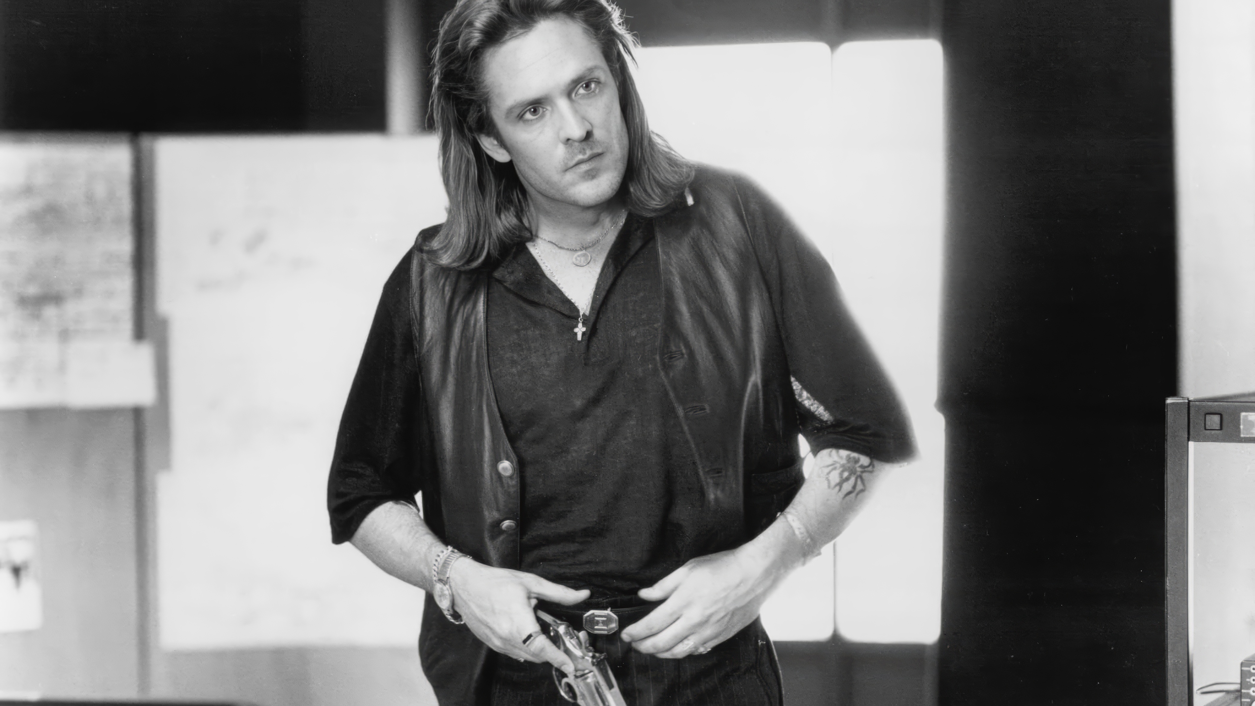 Michael Madsen wearing Unidentified watch in The Getaway