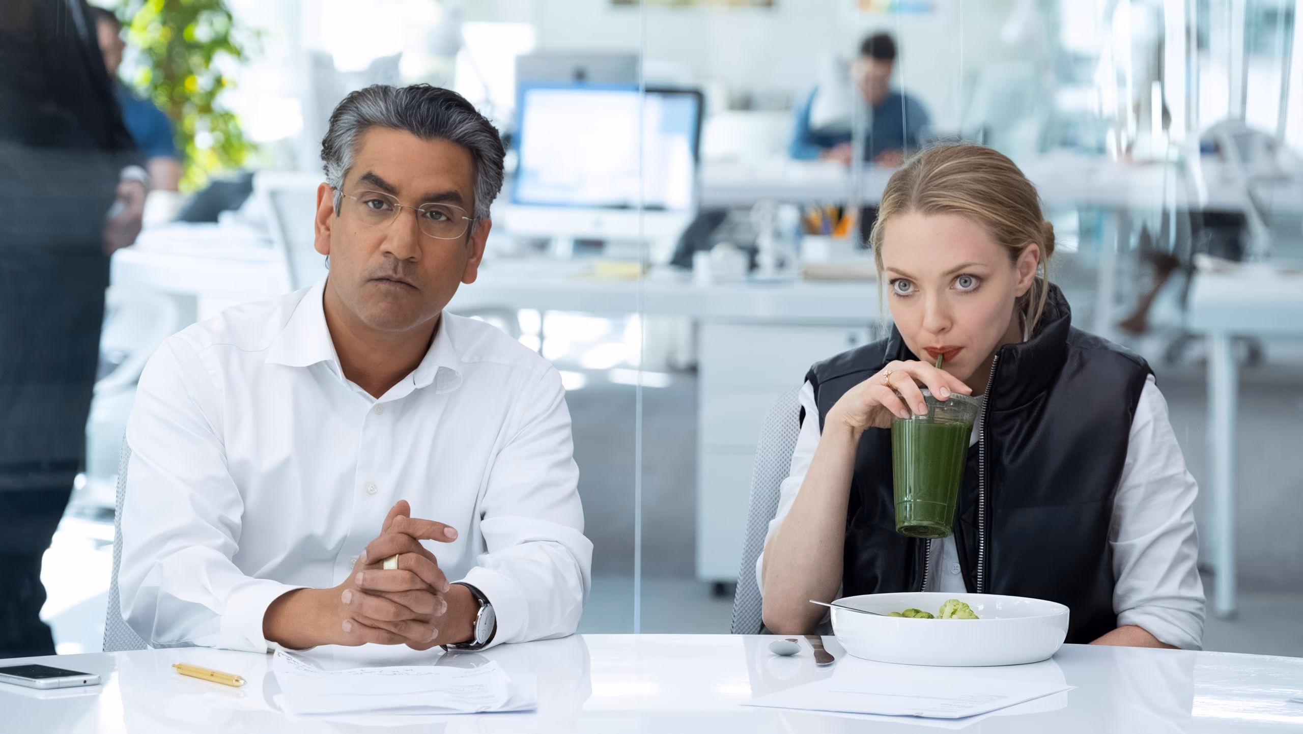 Naveen Andrews wearing Unidentified watch in The Dropout
