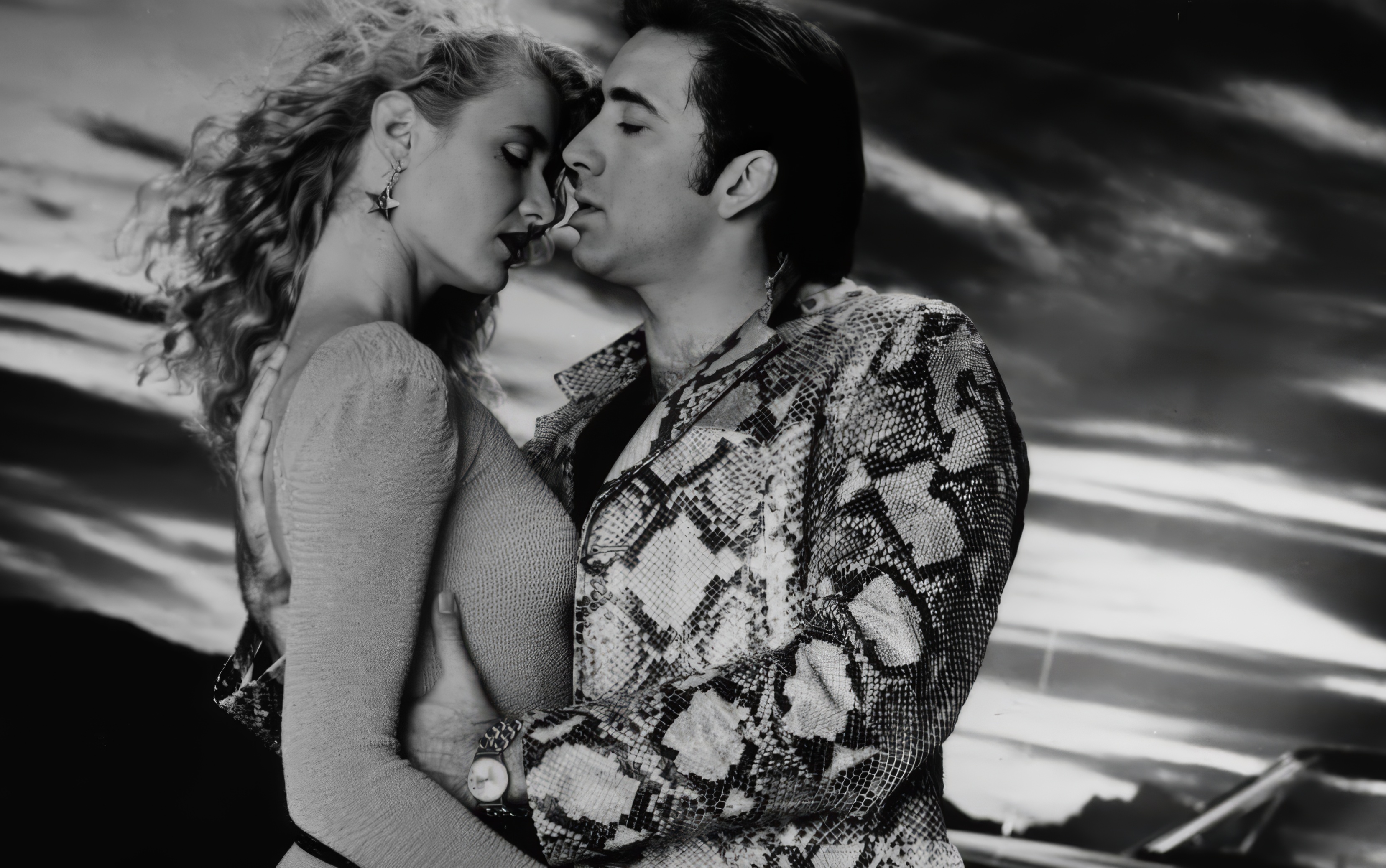 Nicolas Cage wearing Unidentified watch in Wild at Heart