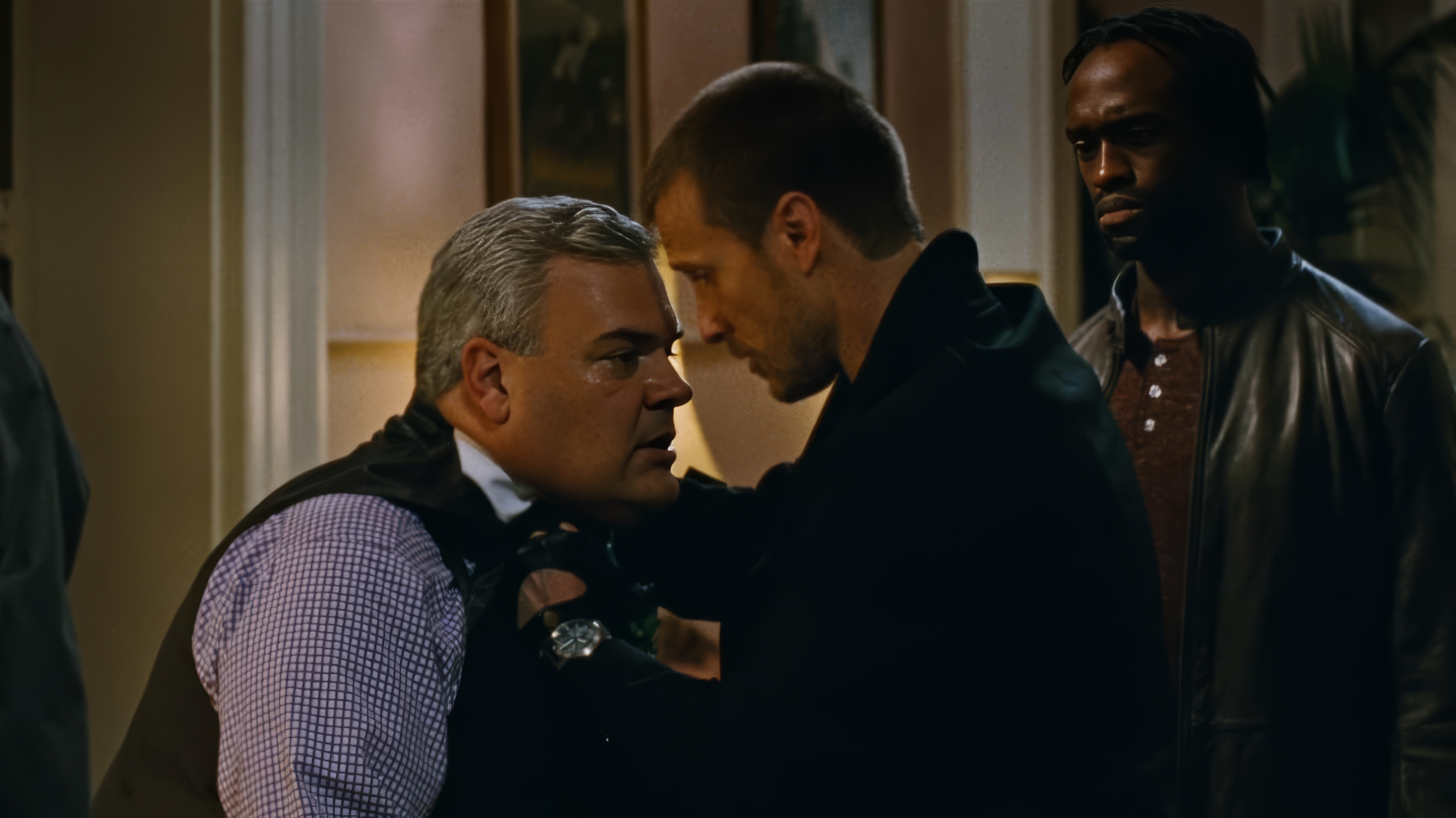 Patrick Heusinger wearing Unidentified watch in Jack Reacher: Never Go Back