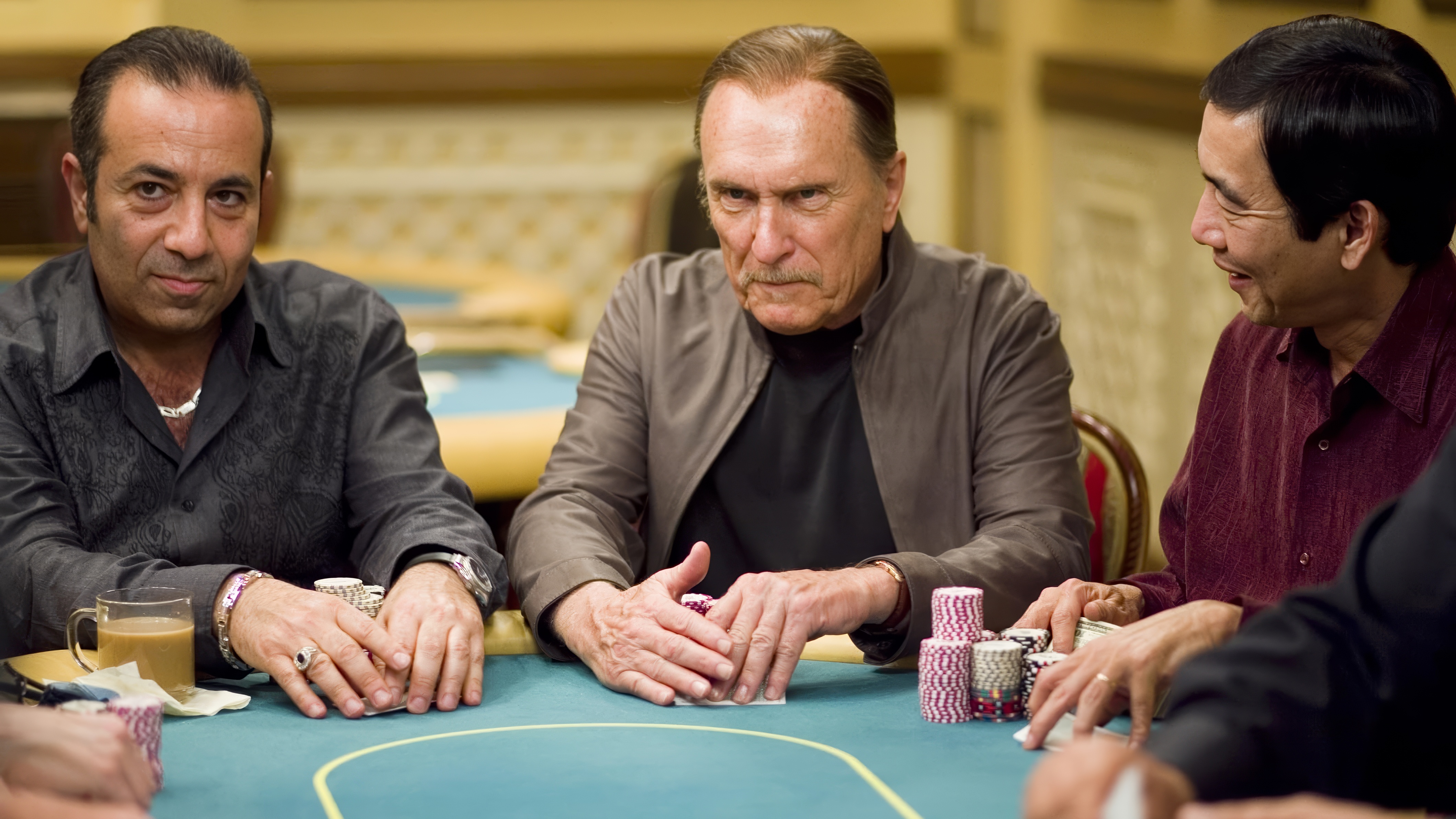 Robert Duvall wearing Unidentified watch in Lucky You
