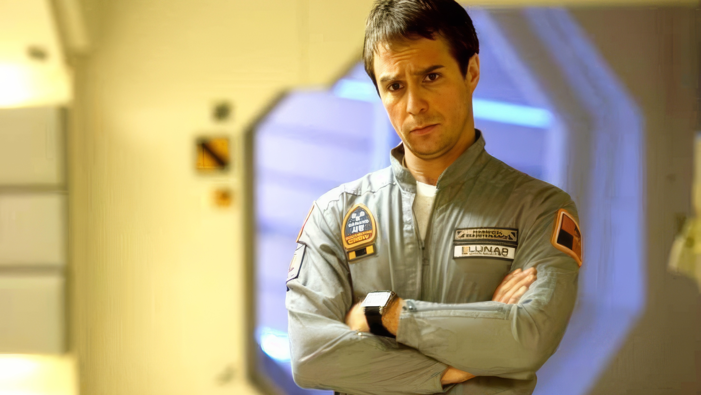 Sam Rockwell wearing Unidentified watch in Moon