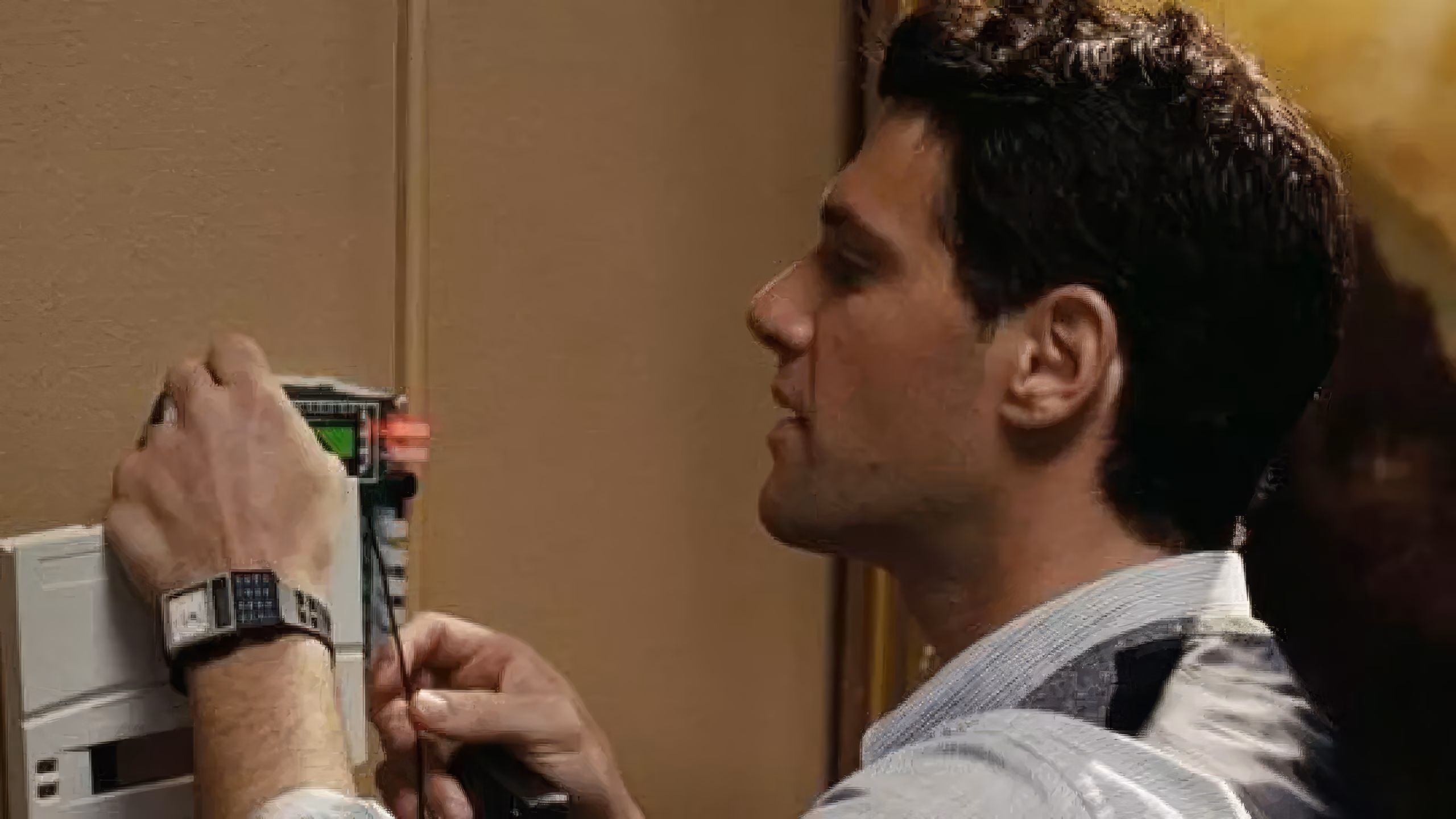 Justin Bartha wearing Casio Databank in National Treasure: Book of Secrets