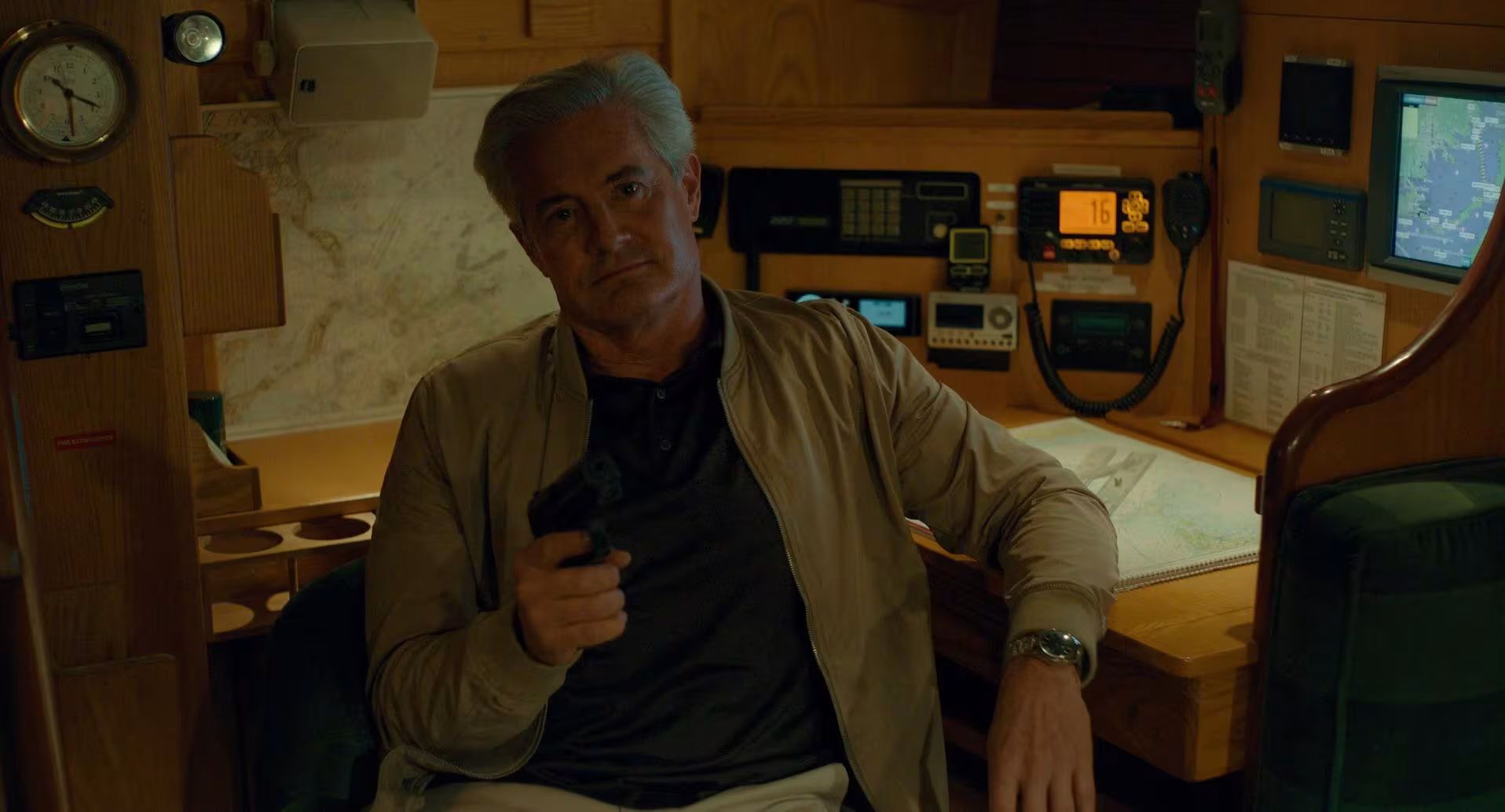 Kyle MacLachlan wearing Unidentified watch in Confess, Fletch