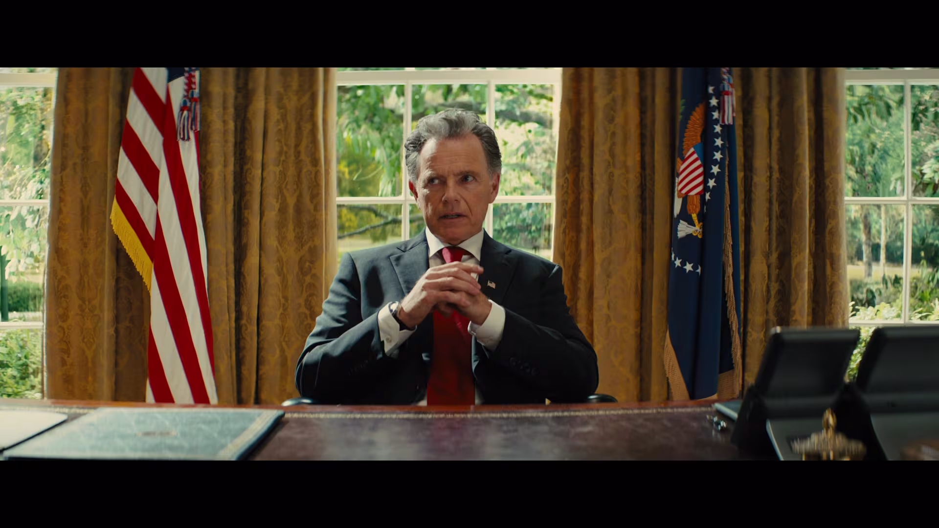 Bruce Greenwood wearing Unidentified watch in Kingsman: The Golden Circle