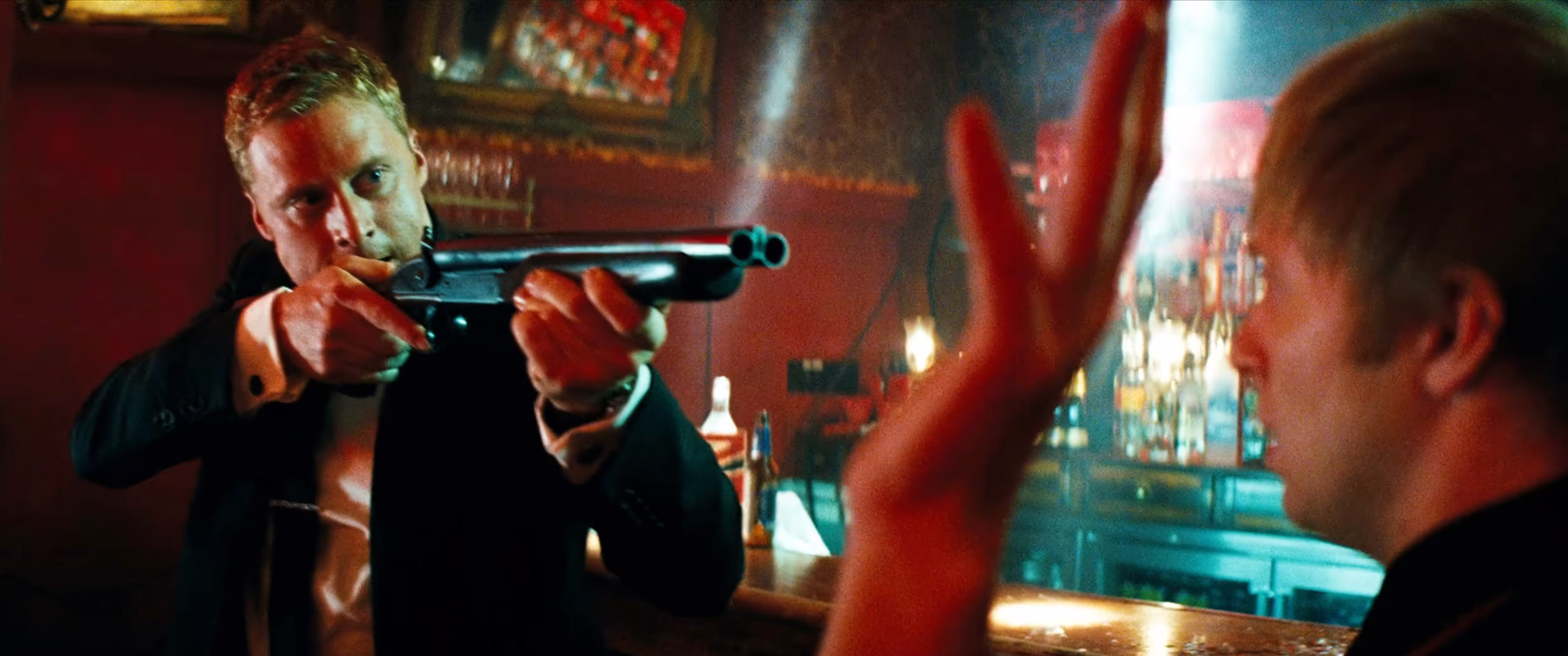 Alan Tudyk wearing Unidentified watch in Transformers- Dark of the Moon