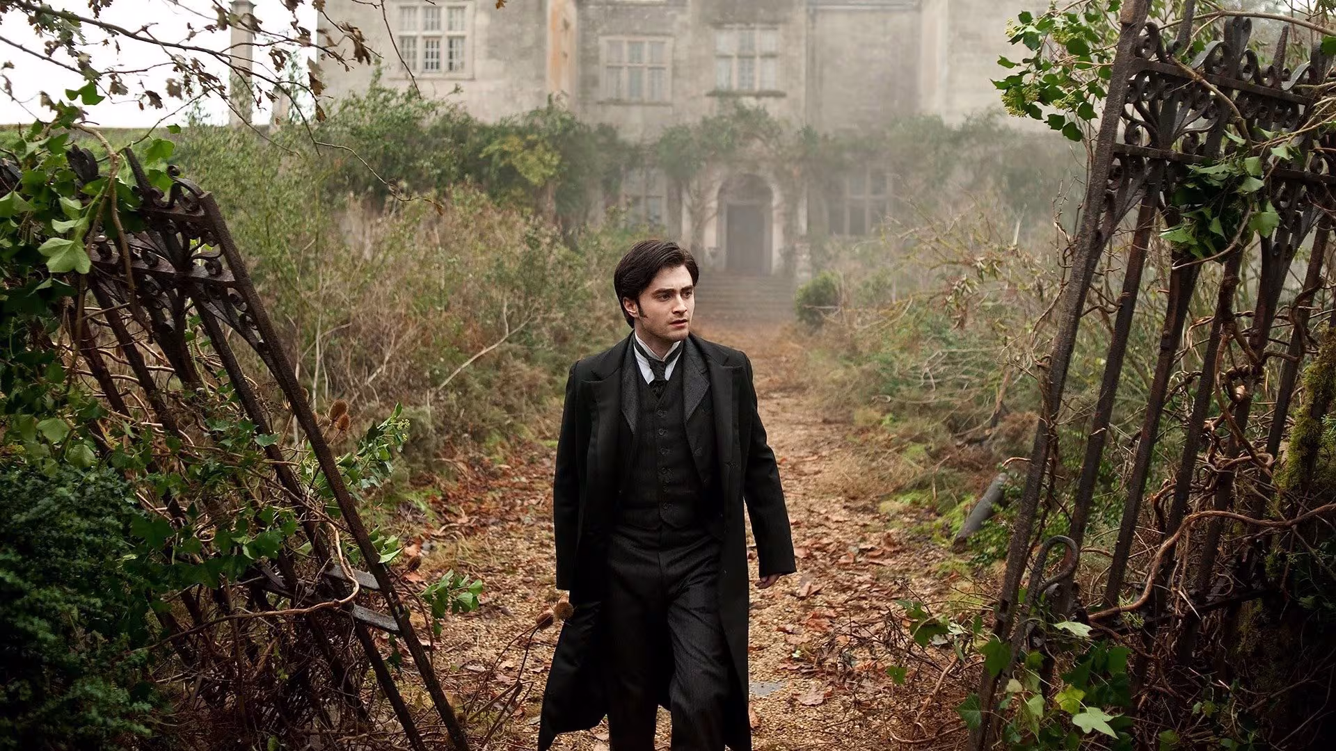 Daniel Radcliffe wearing Royal London Pocket Watch (stand-in) in The Woman in Black