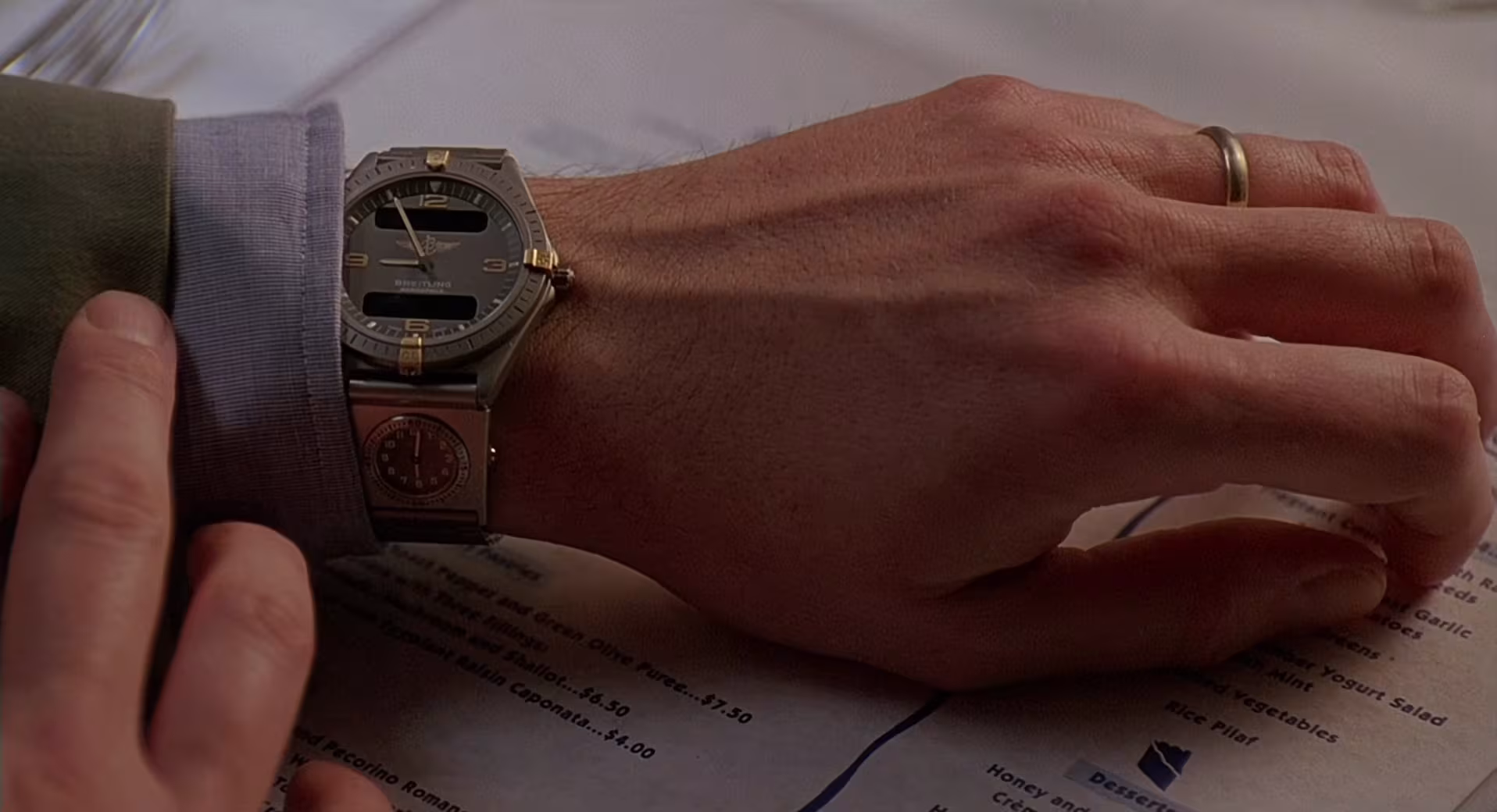 Michael Keaton wearing Unidentified watch in The Paper