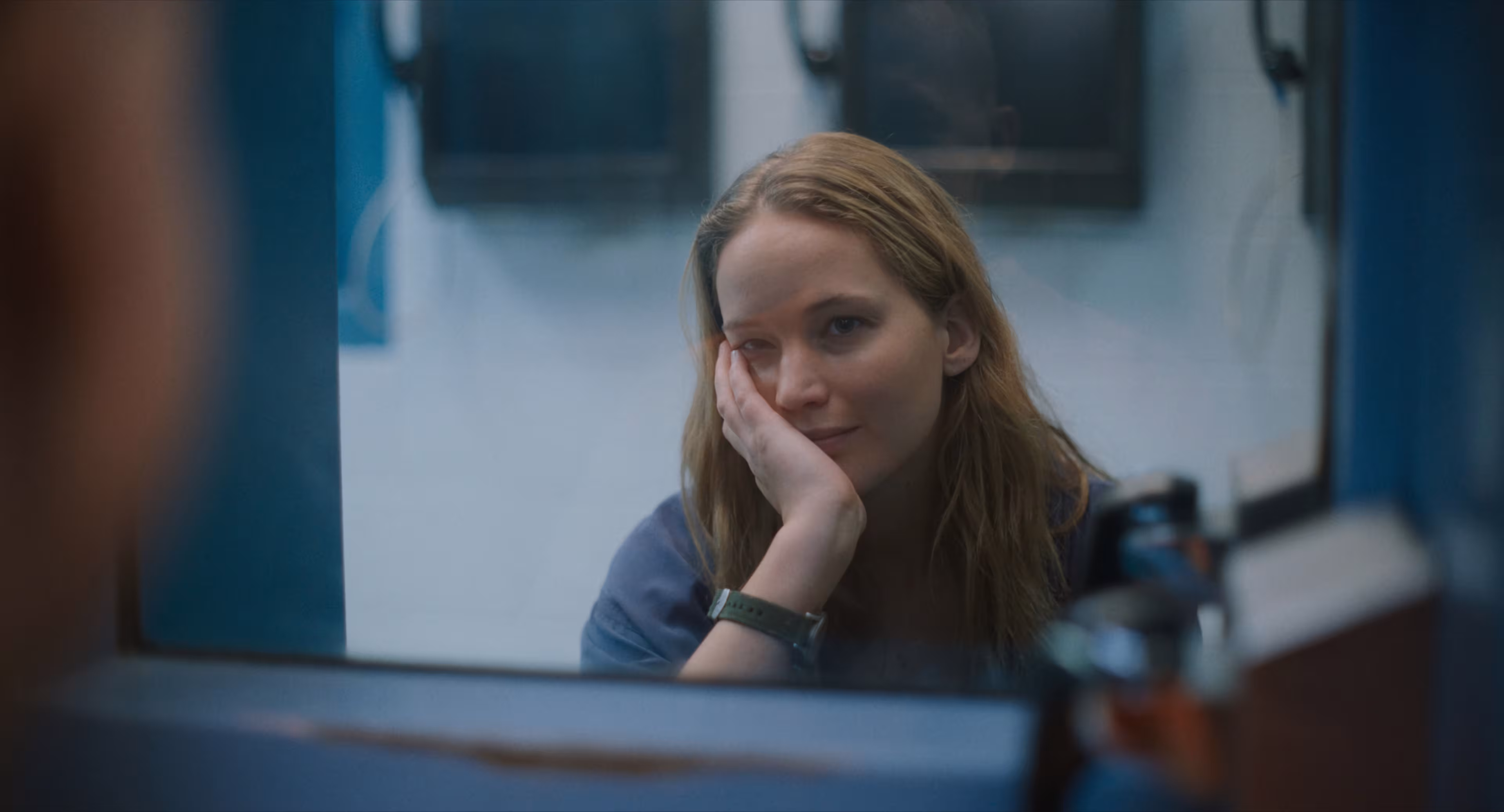 Jennifer Lawrence wearing Timex Expedition in Causeway