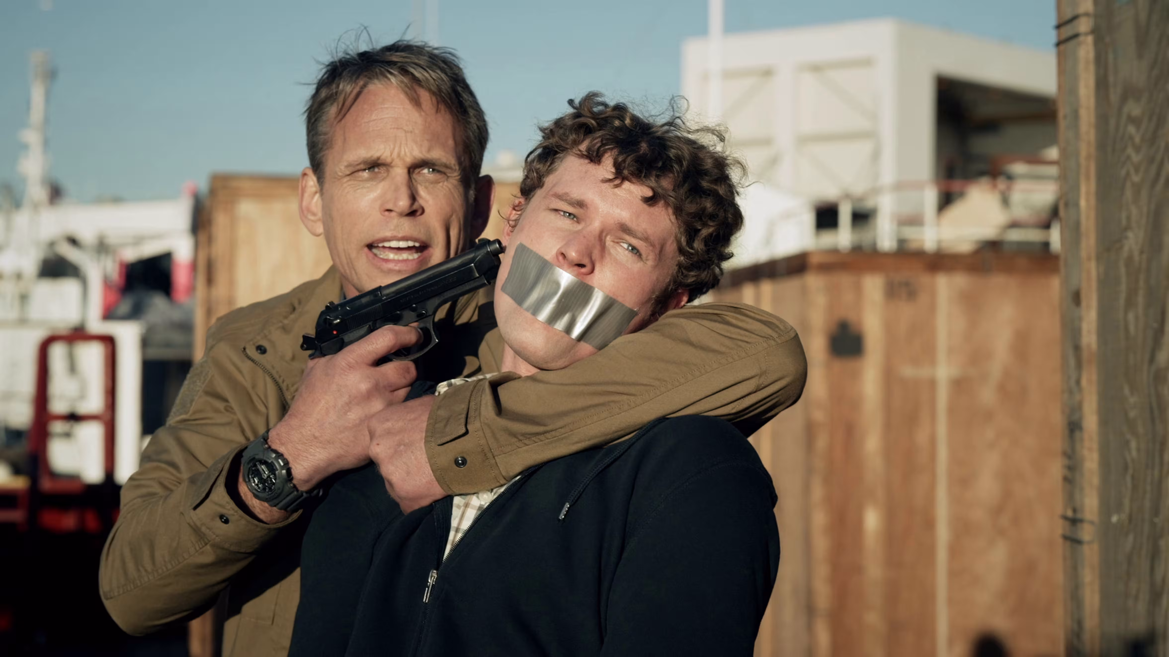 Chris Browning wearing Unidentified watch in S.W.A.T.