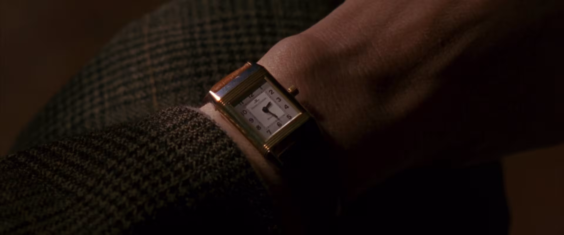 Rene Russo wearing Jaeger-LeCoultre Reverso in Ransom