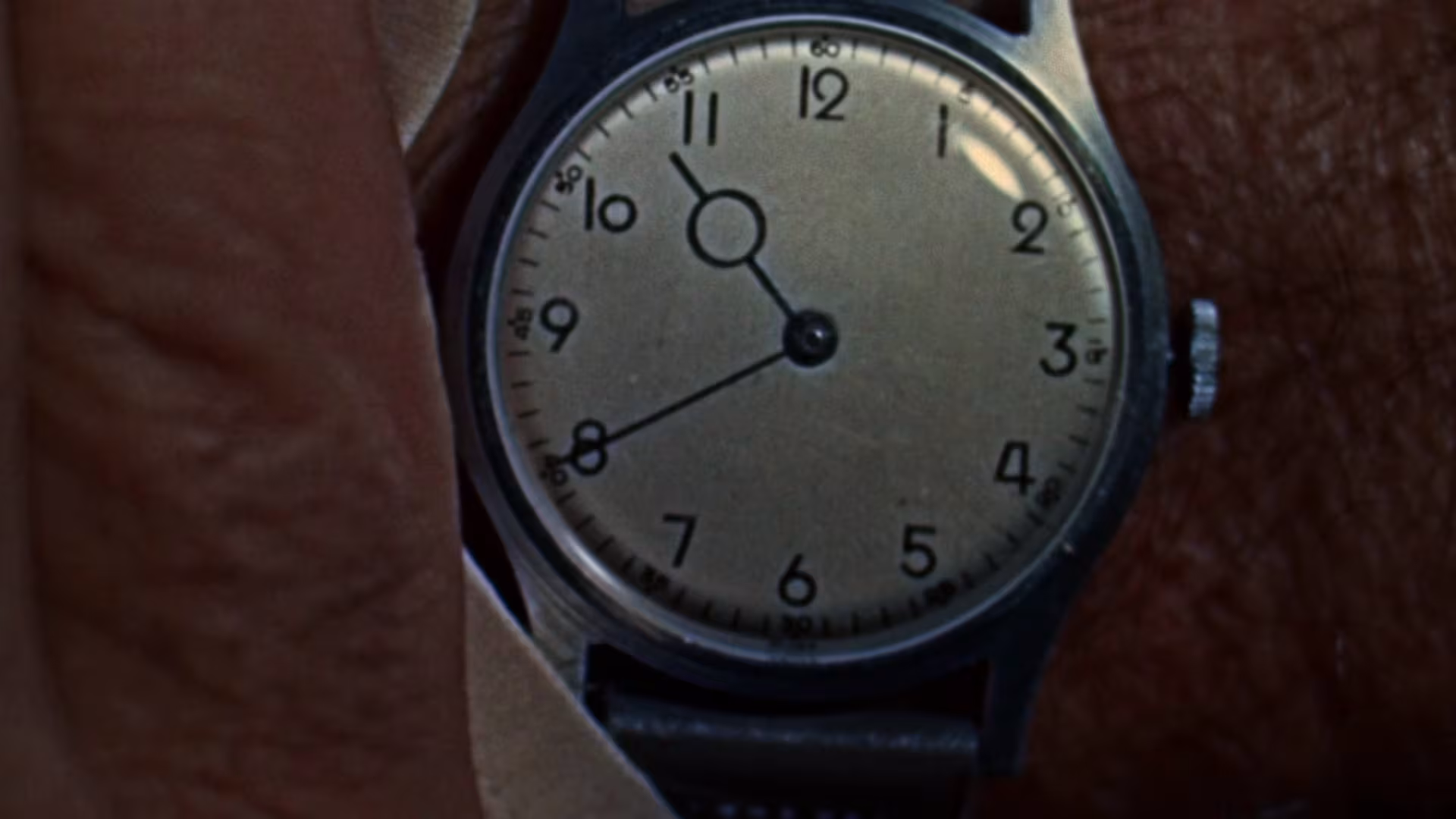 Ray Milland wearing Unidentified Watch in Dial M for Murder