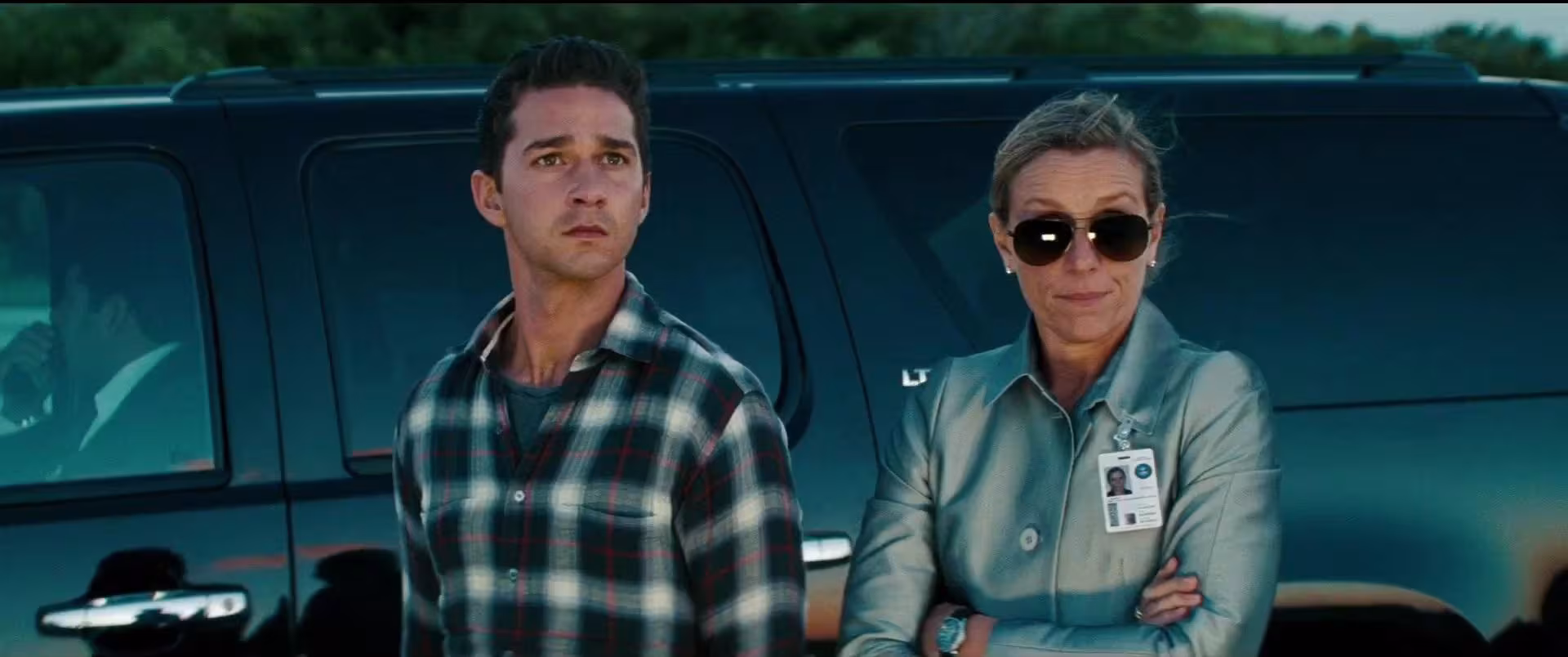 Frances McDormand wearing Unidentified watch in Transformers: Dark of the Moon