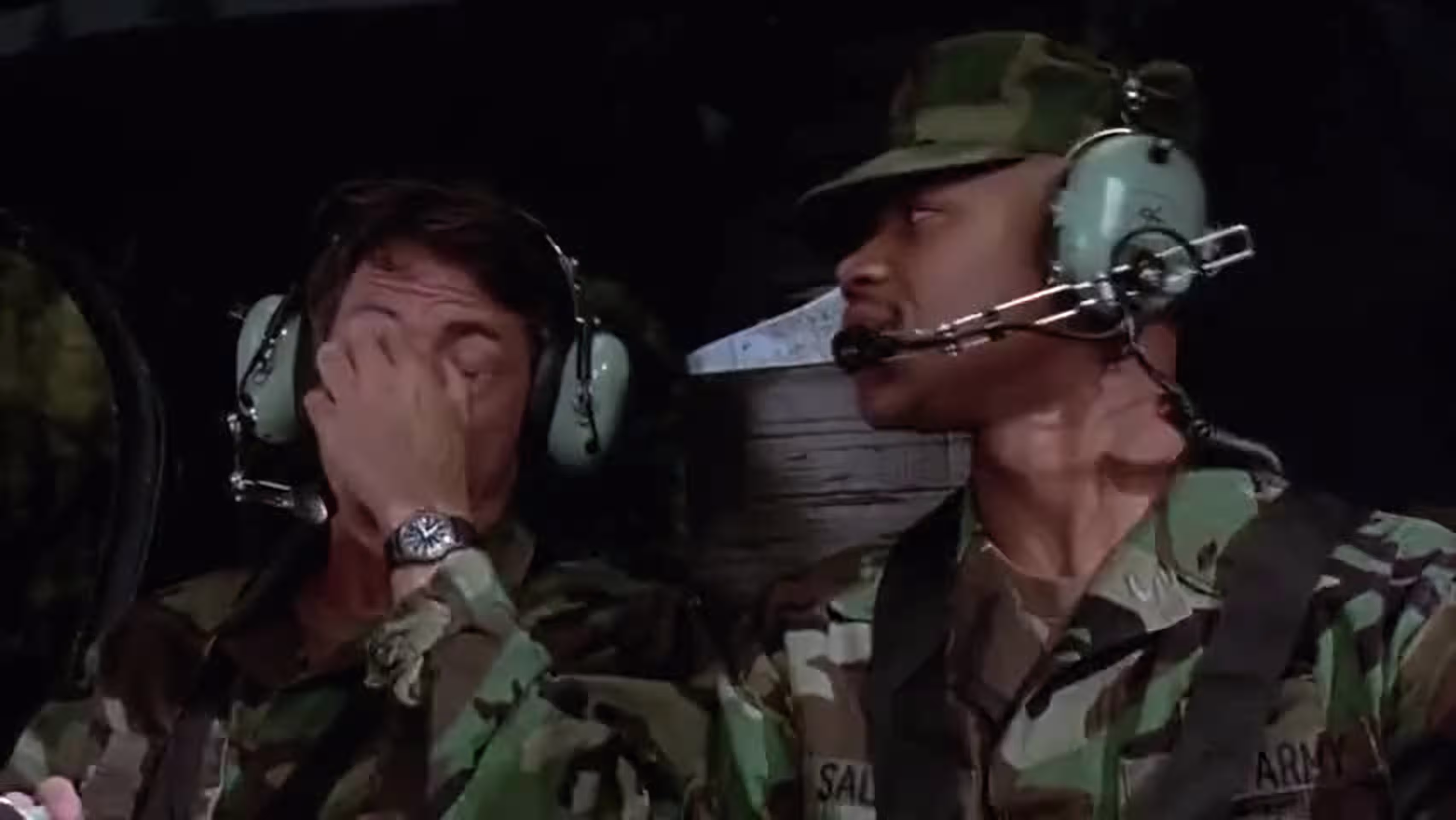 Dustin Hoffman wearing Unidentified watch in Outbreak