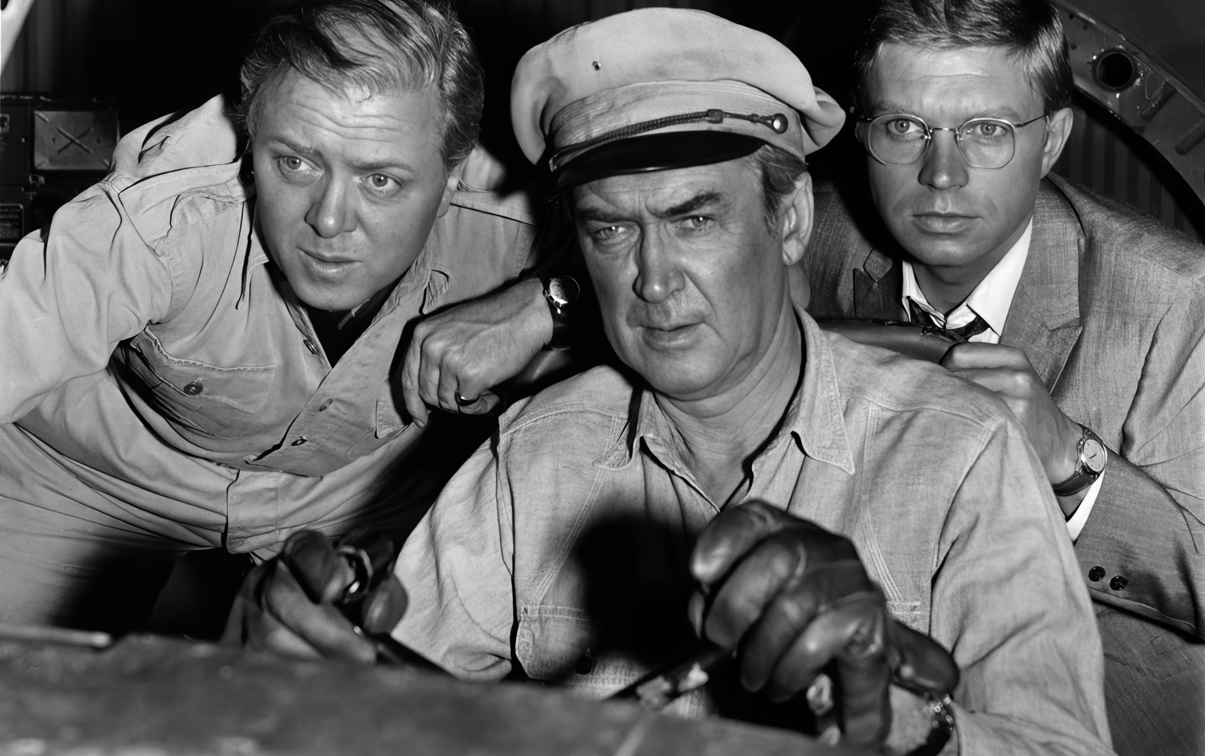 Hardy Kruger wearing Unidentified watch in The Flight of the Phoenix