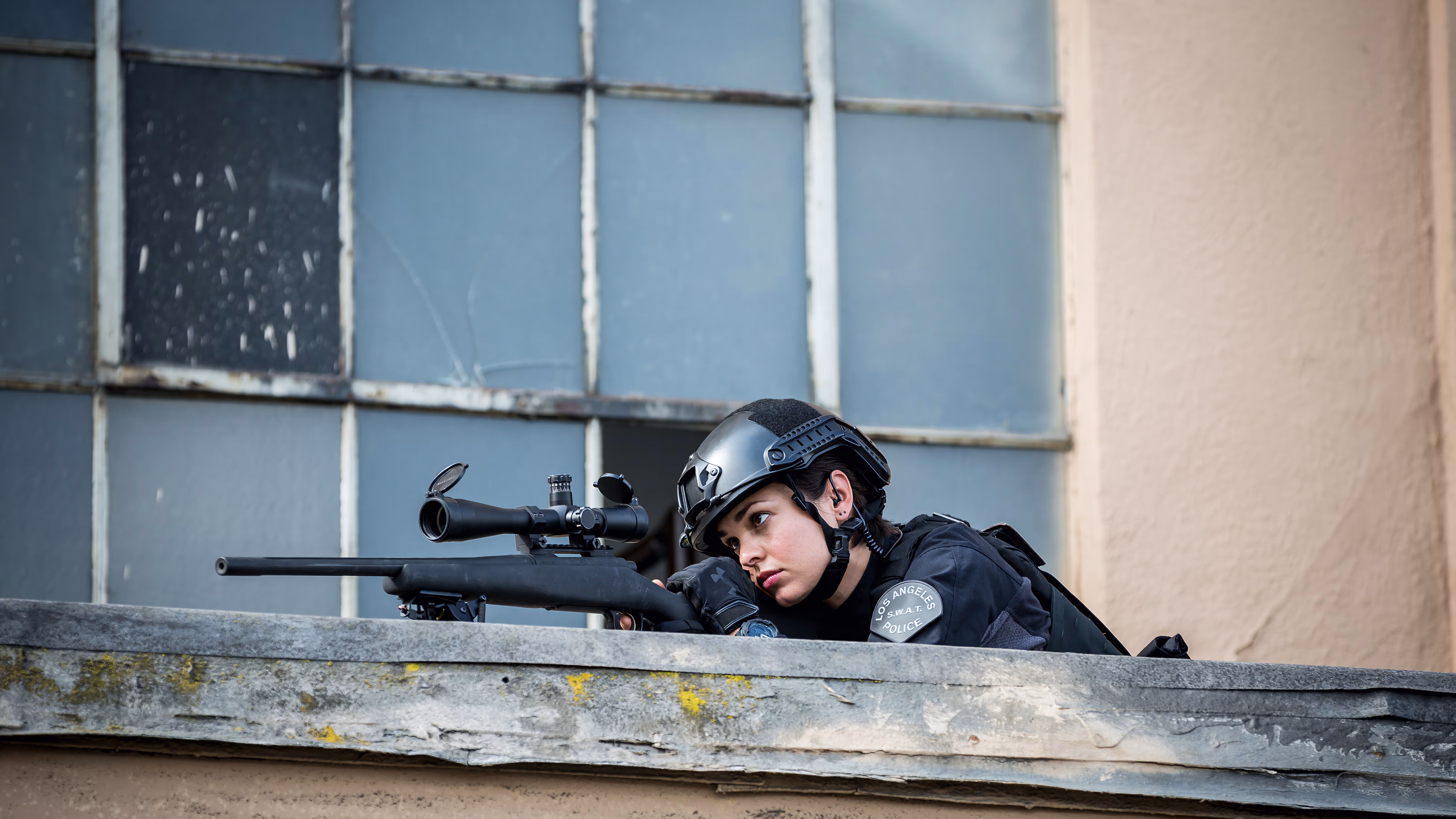 Lina Esco wearing Unidentified watch in S.W.A.T.