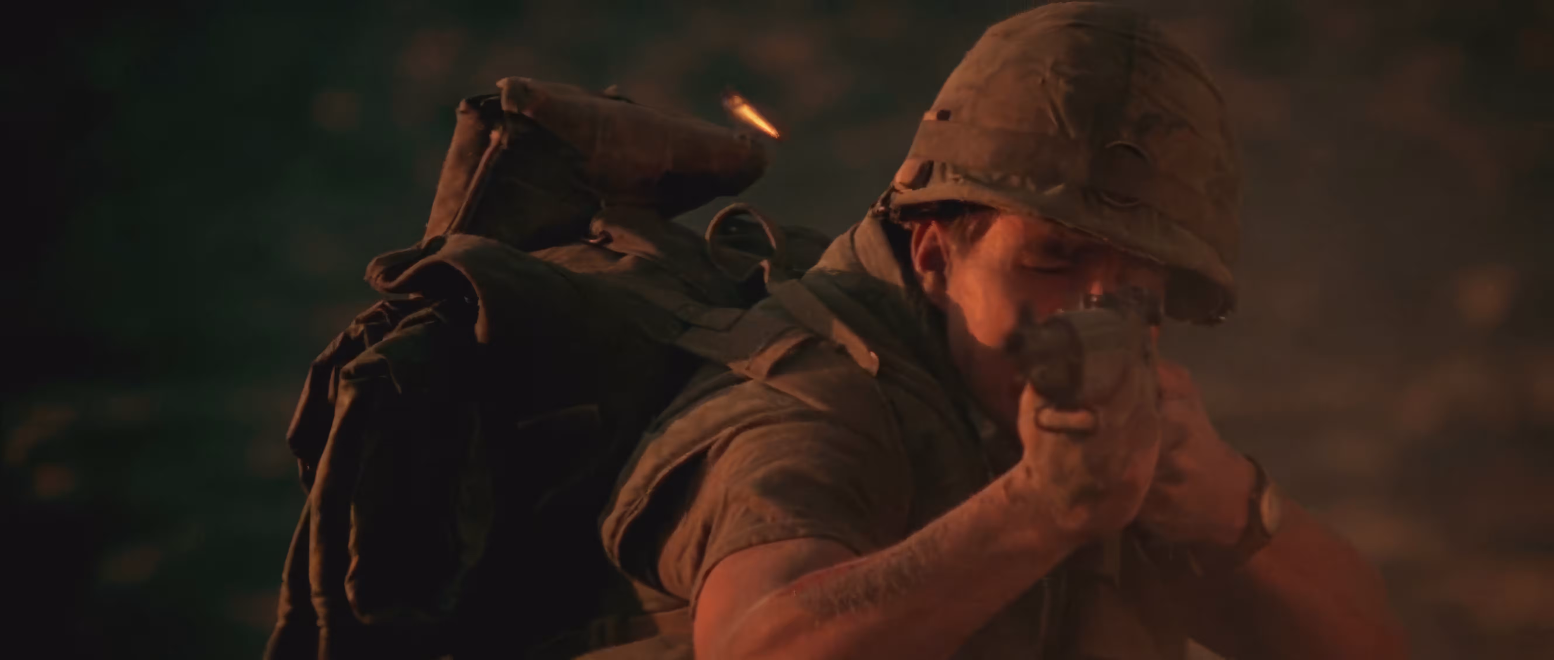 Tom Cruise wearing Unidentified watch in Born on the Fourth of July
