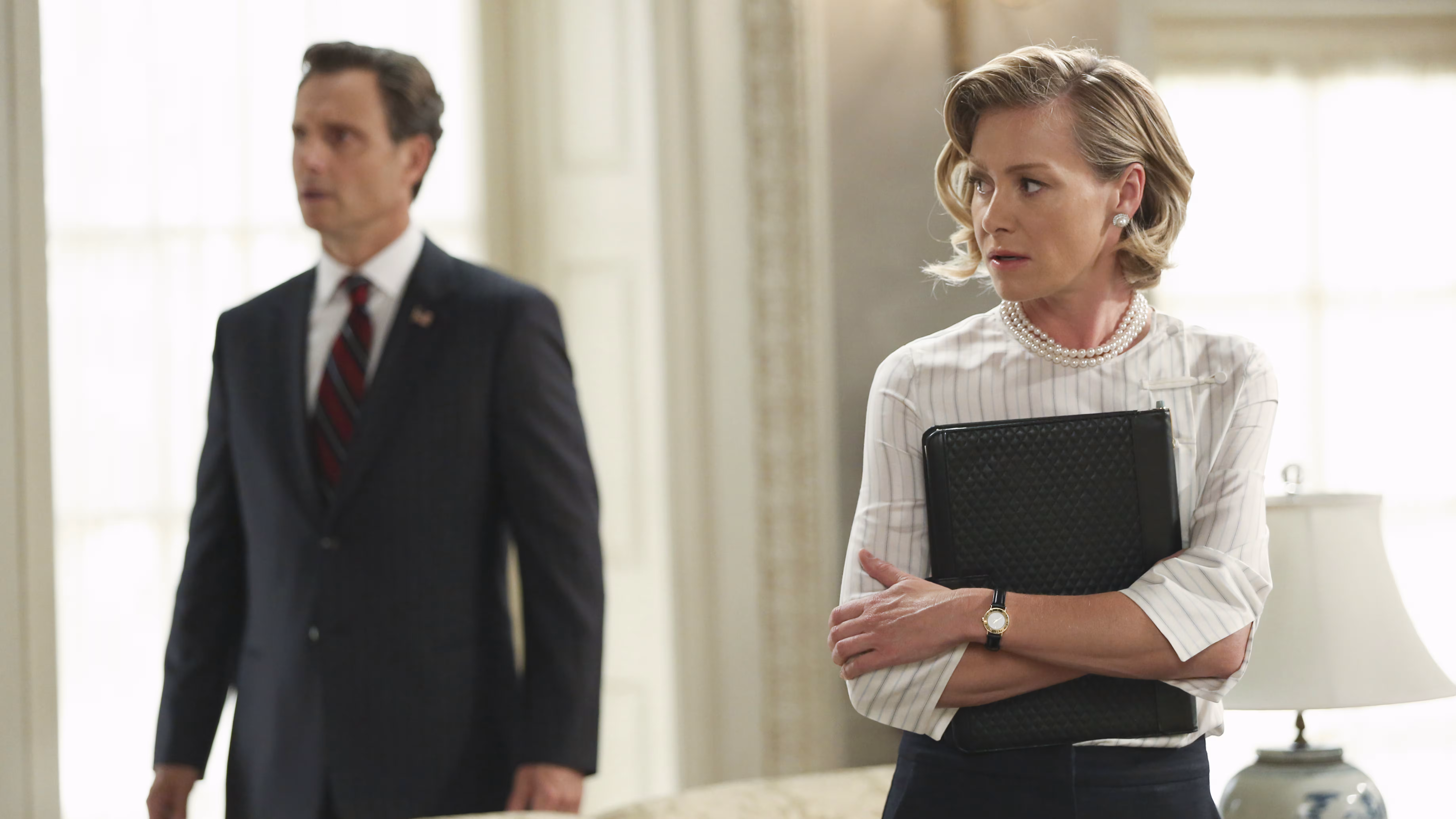 Portia de Rossi wearing Unidentified Watch in Scandal
