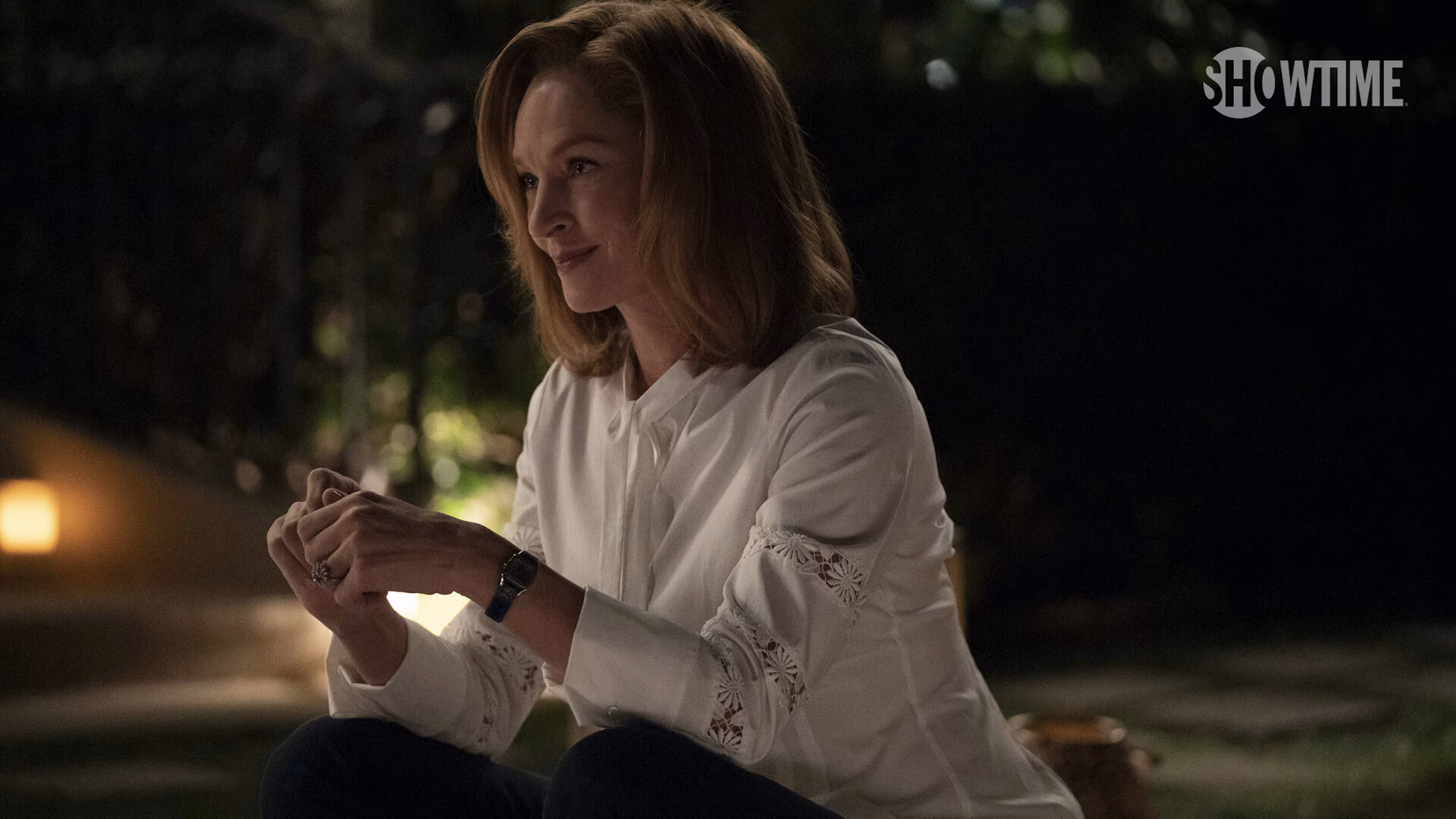 Uma Thurman wearing Unidentified watch in Super Pumped