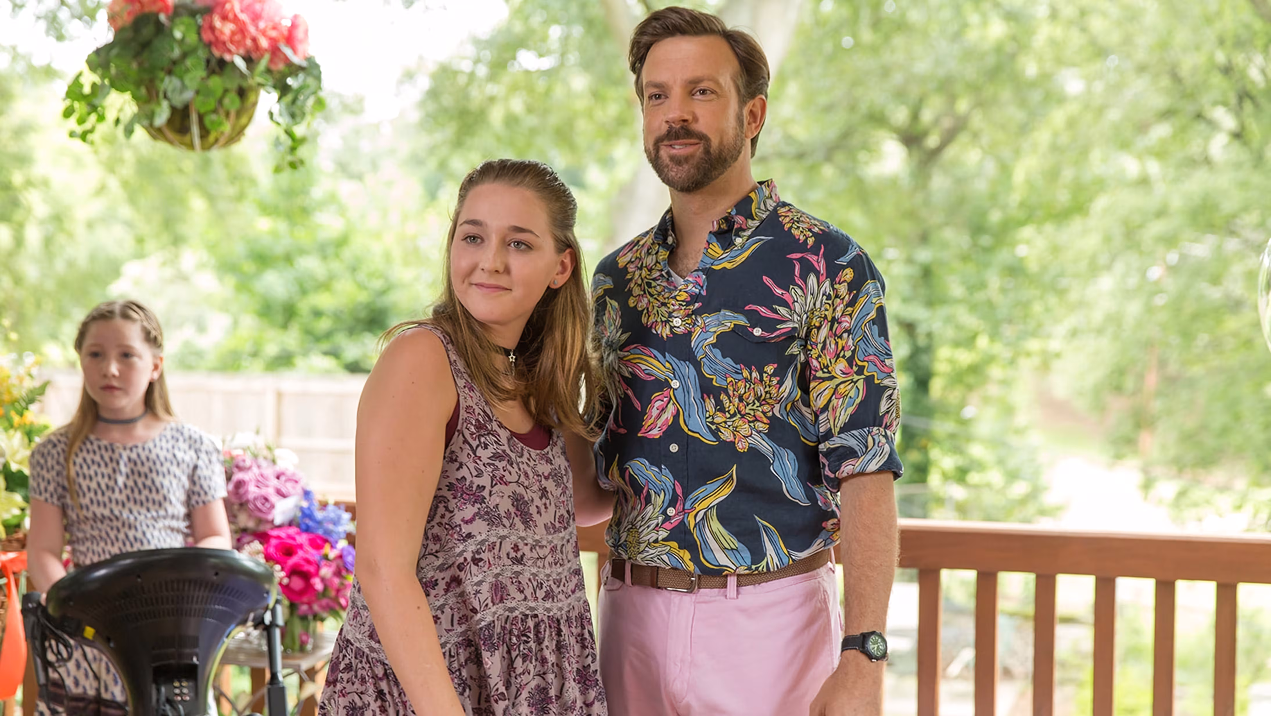 Jason Sudeikis wearing Unidentified watch in Mother's Day