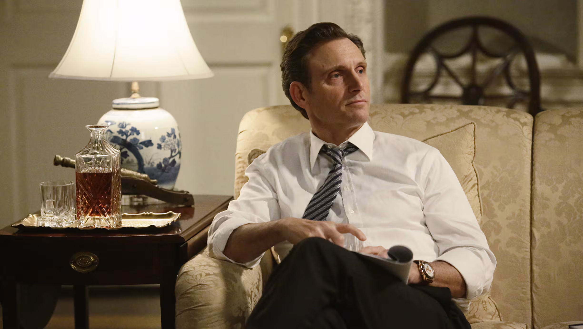 Tony Goldwyn wearing Unidentified Watch in Scandal