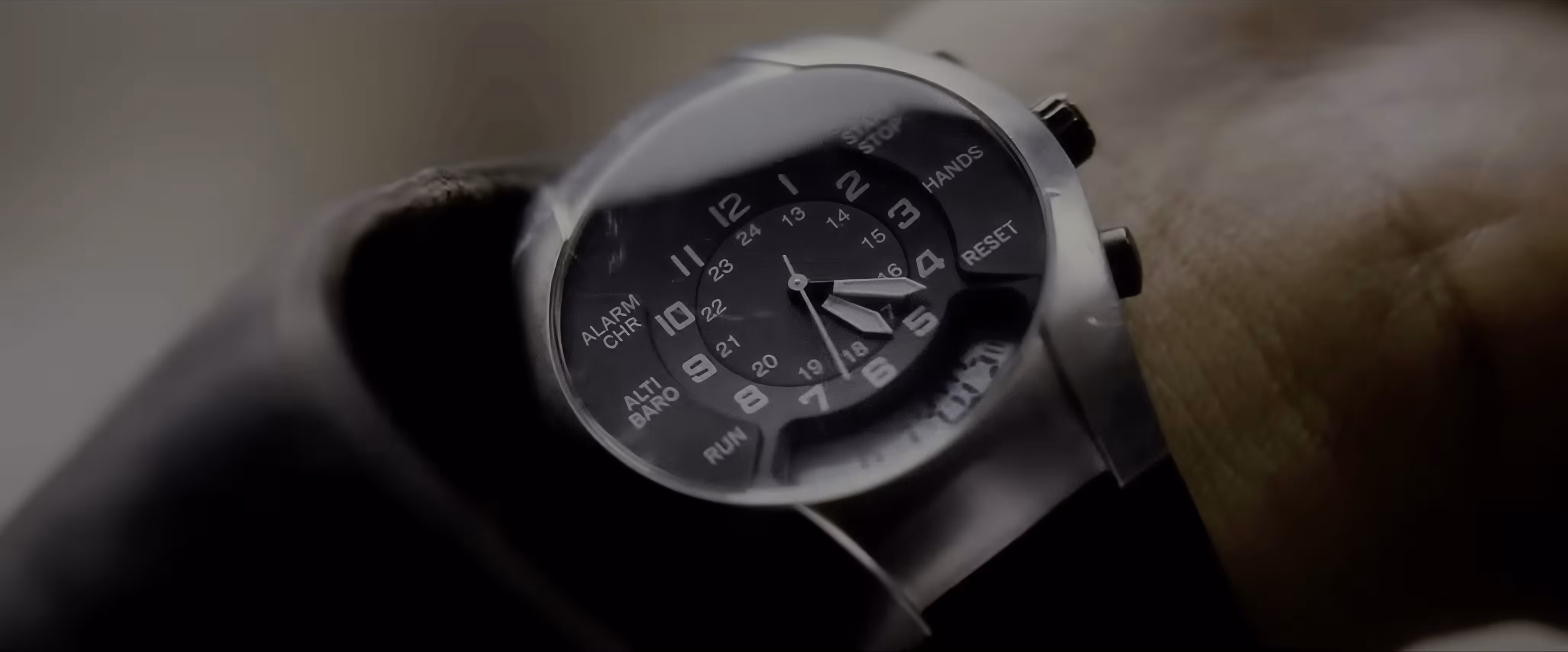 Will Smith wearing Hamilton Khaki X-Wind in I Am Legend