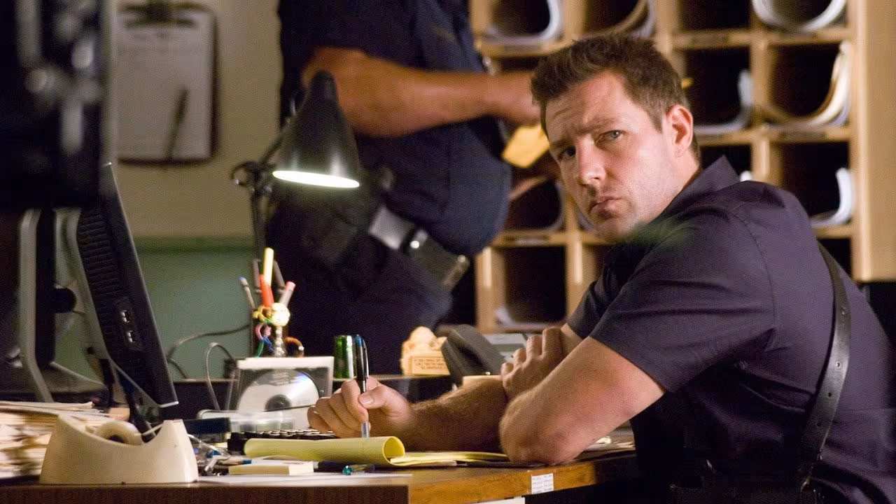 Edward Burns wearing Hamilton Jazzmaster in One Missed Call