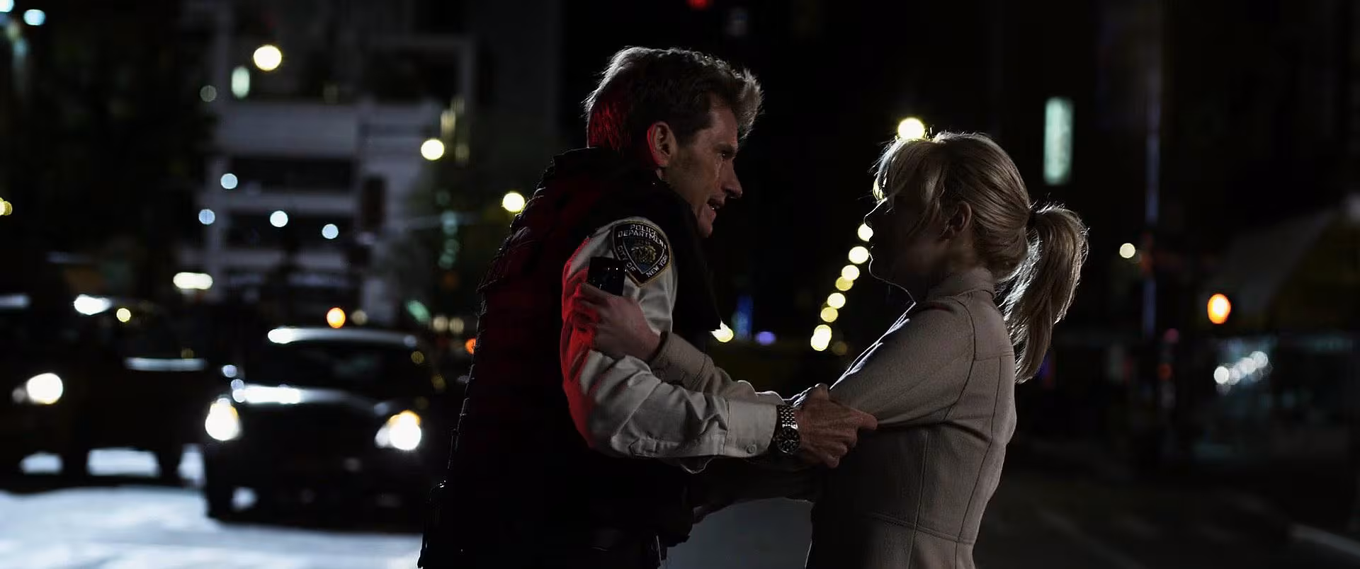 Denis Leary wearing Unidentified watch in The Amazing Spider-Man
