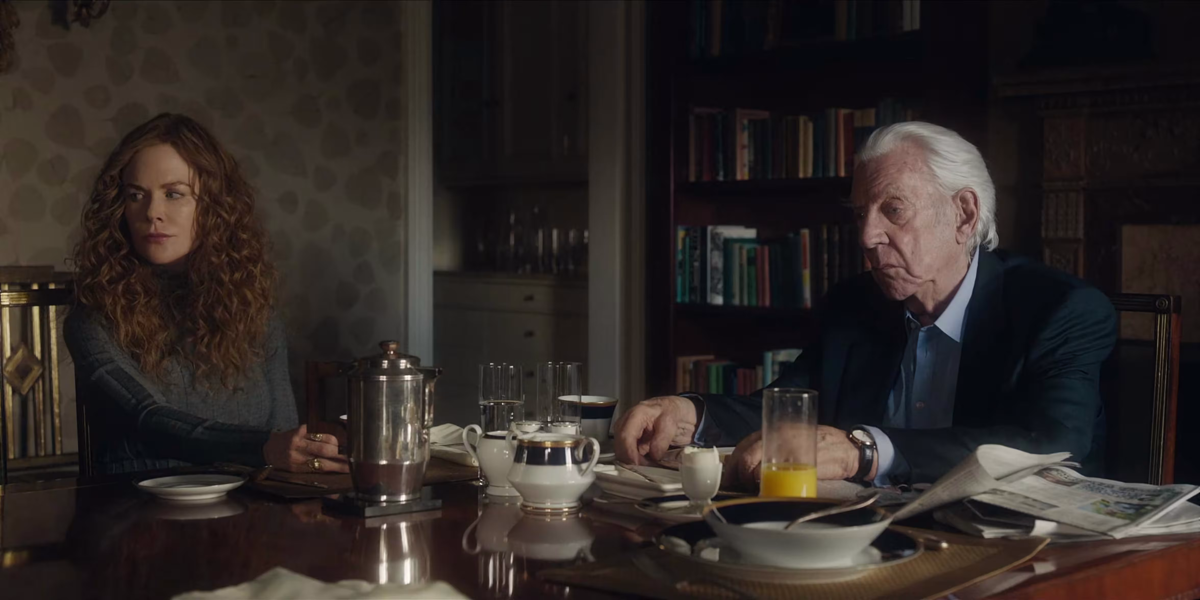 Donald Sutherland wearing Unidentified watch in The Undoing
