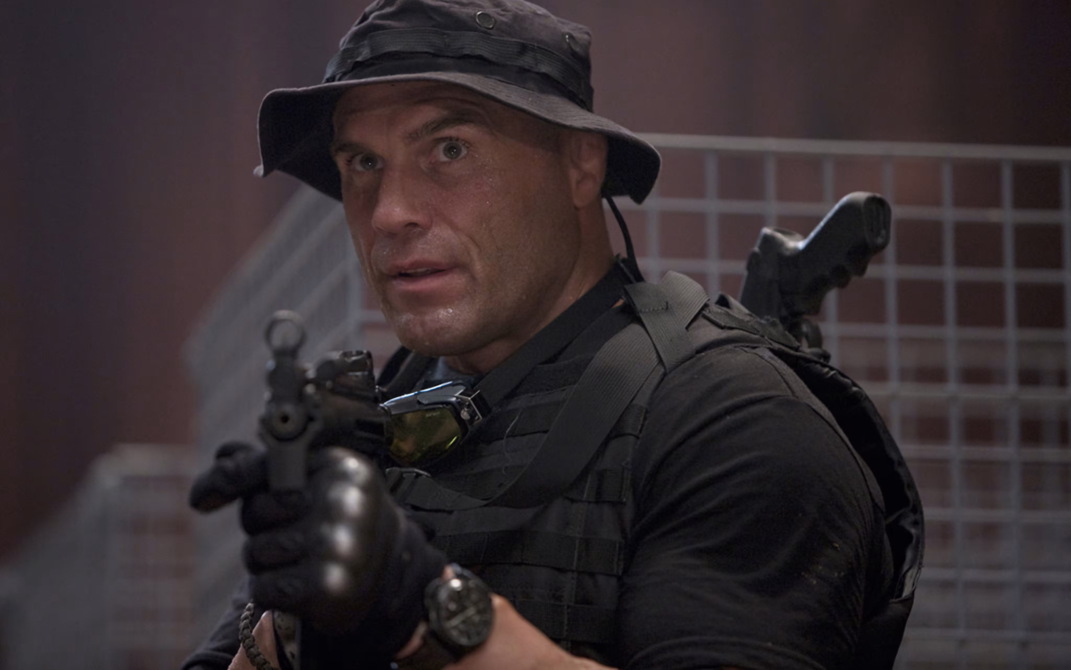 Randy Couture wearing Panerai Luminor in The Expendables